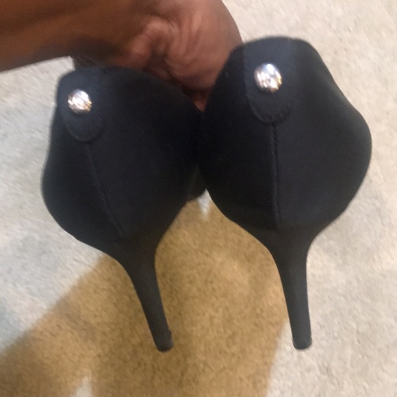 Liz Claiborne Black Fabric Peep Toe 3 Inch Heels-Size 8 - Picture 8 of 10